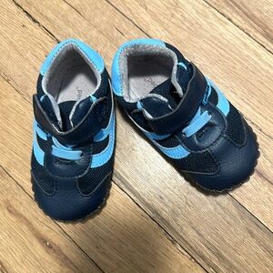 Blue pediped shoes
